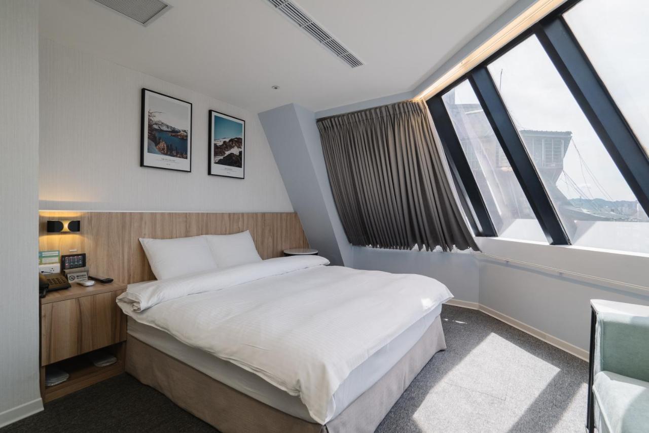Hotel Attic Taipei Exterior photo